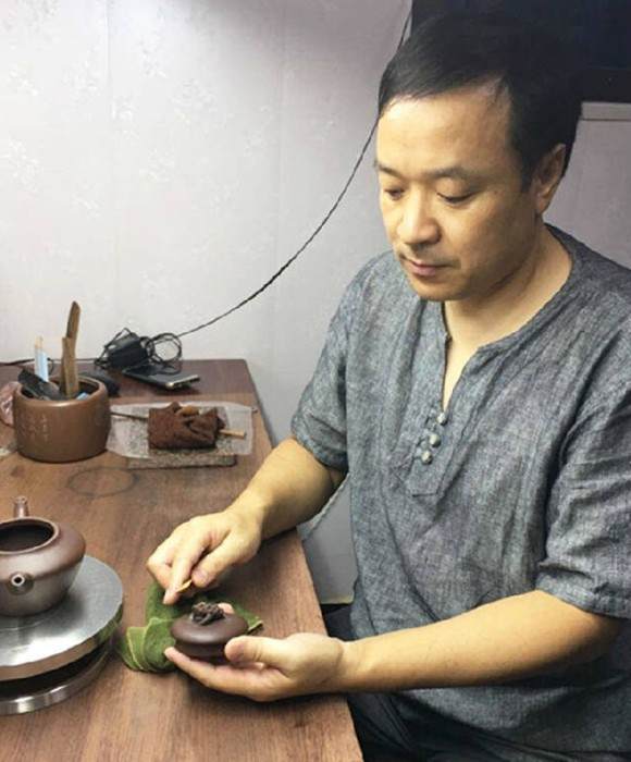 紫砂艺人郁军，工艺美术师