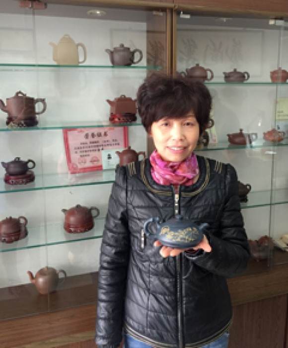 紫砂艺人郑春娣，工艺美术师