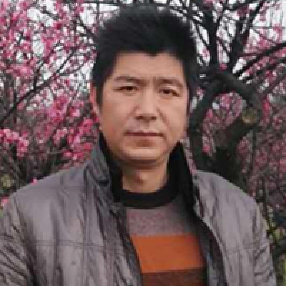紫砂艺人郑永平，高级工艺美术师（乡土人才评审获得）