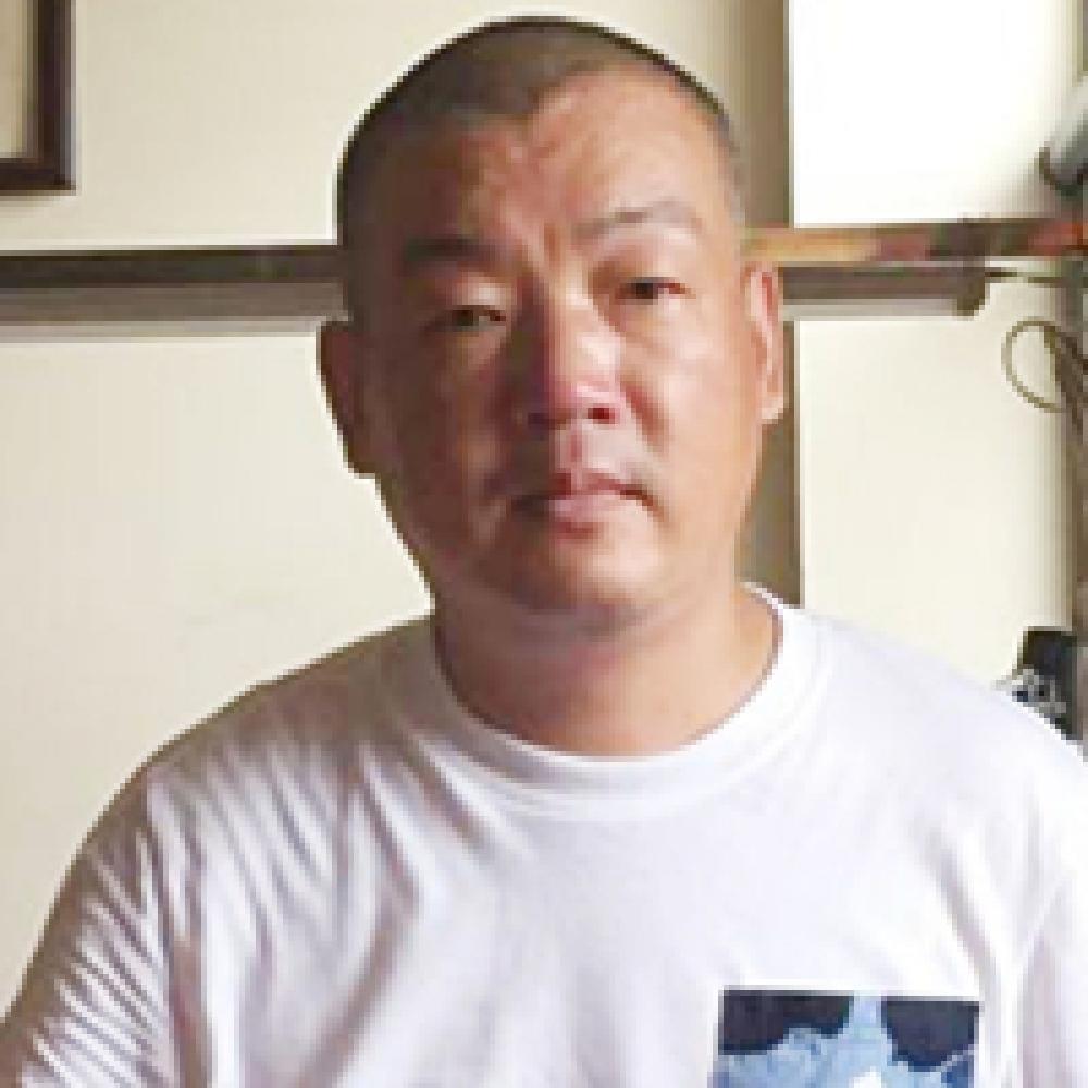紫砂艺人郭建明，高级工艺美术师