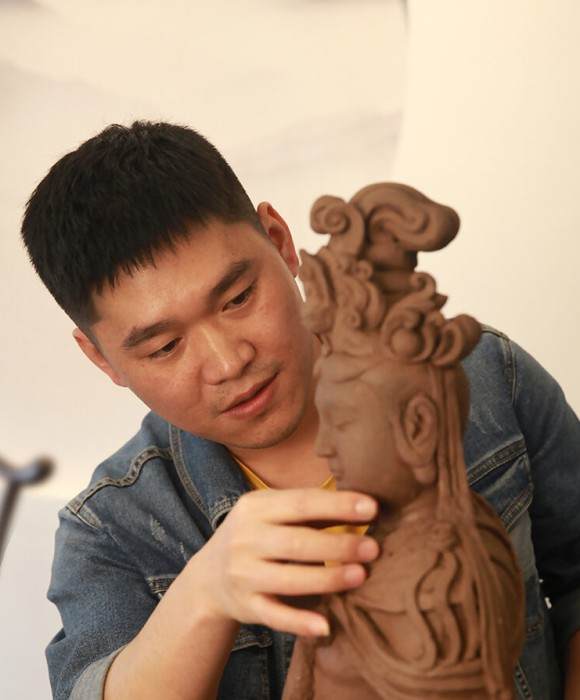 紫砂艺人郭栋祥，助理工艺美术师