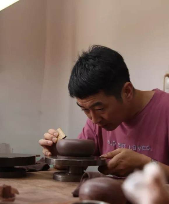 紫砂艺人金中平，民间实力派