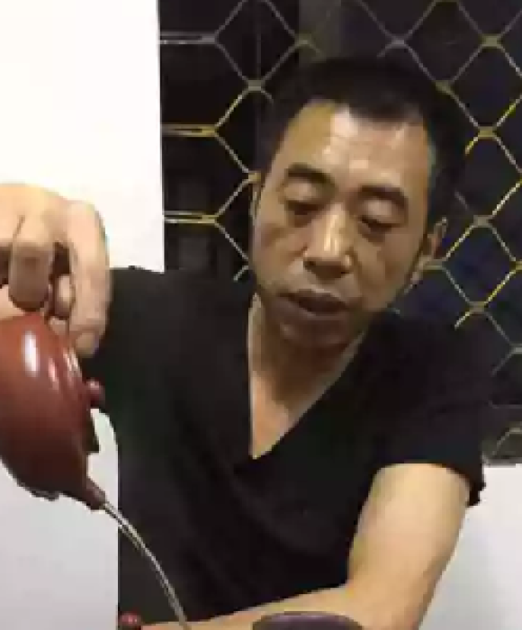 紫砂艺人金小虎，民间实力派