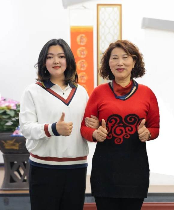 紫砂艺人钱俊芝，助理工艺美术师
