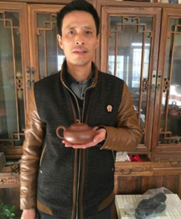 紫砂艺人钱永泽，高级工艺美术师