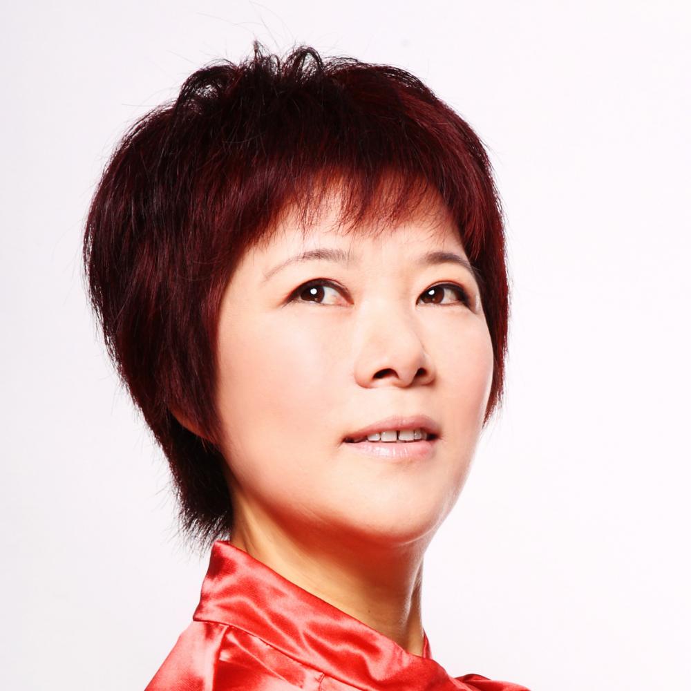 紫砂艺人闵华萍，正高级工艺美术师