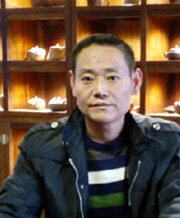 紫砂艺人闵耀，工艺美术师