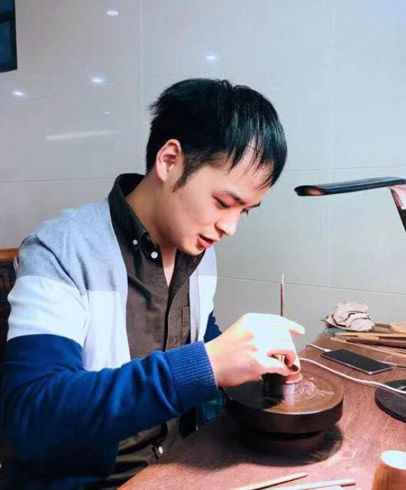紫砂艺人闻佳颖，工艺美术师