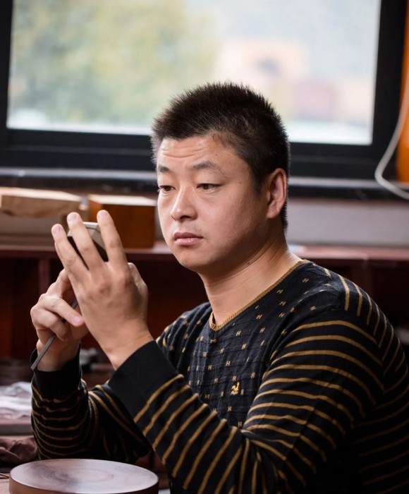 紫砂艺人陆东波，工艺美术师