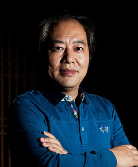 紫砂艺人陆君，正高级工艺美术师
