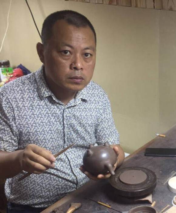 紫砂艺人陈云峰，高级工艺美术师