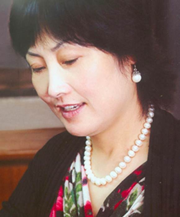紫砂艺人陈亚萍，高级工艺美术师