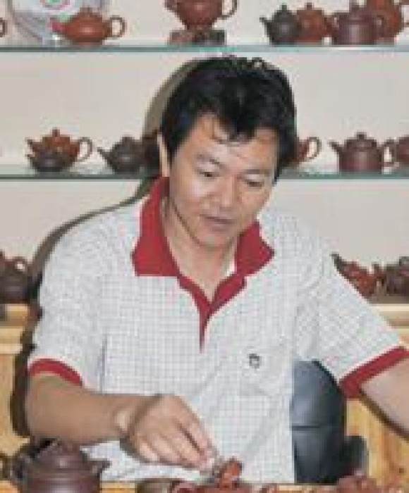 紫砂艺人陈伟军，工艺美术员
