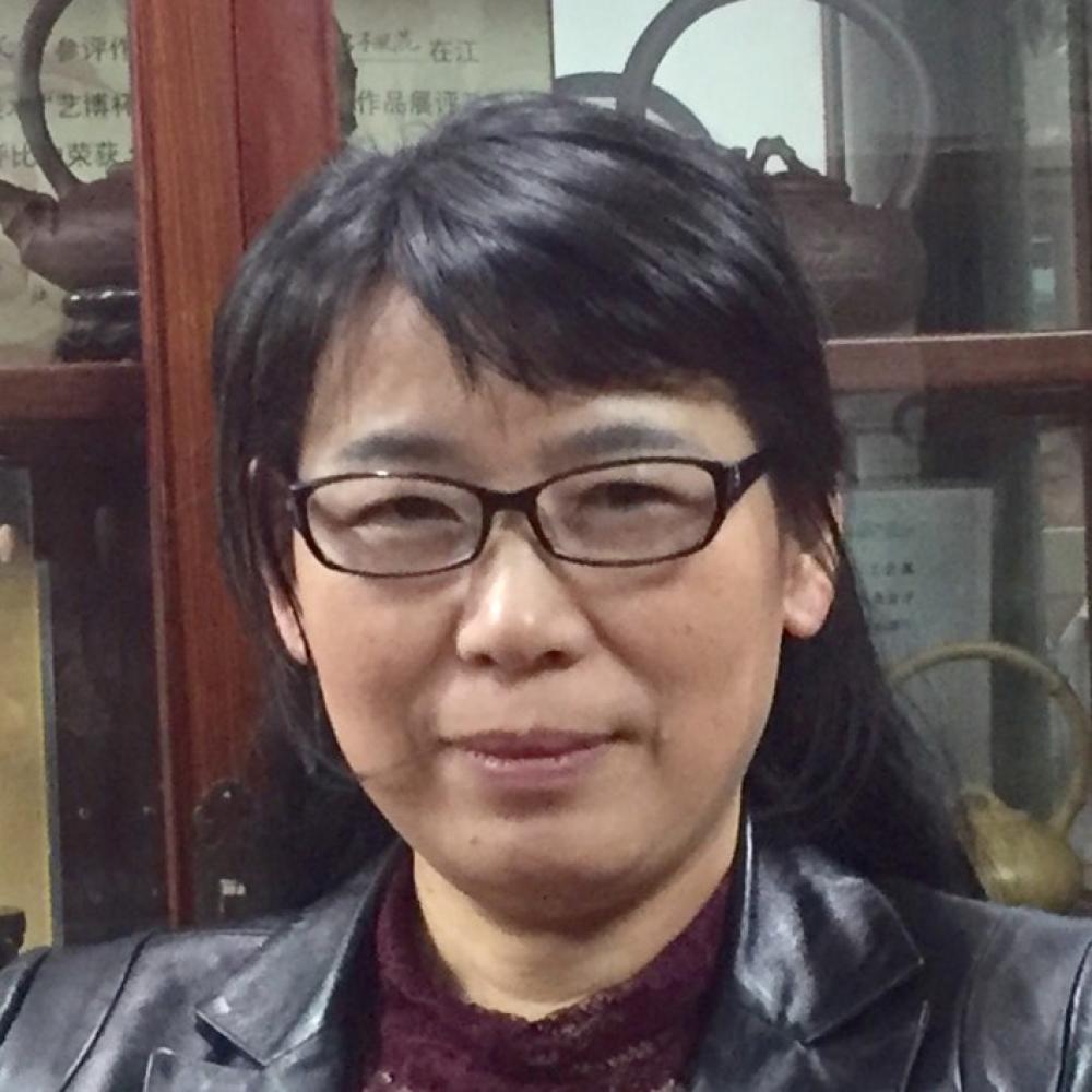 紫砂艺人陈午敏，高级工艺美术师