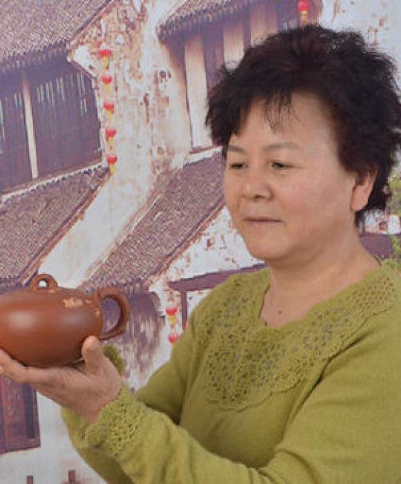 紫砂艺人陈卫芬，工艺美术师