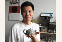 紫砂艺人陈国良，正高级工艺美术师