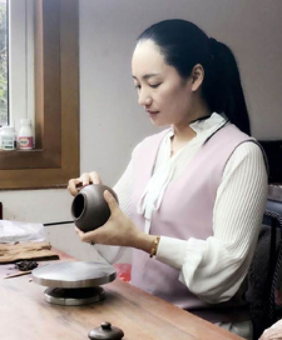 紫砂艺人陈婉，工艺美术师