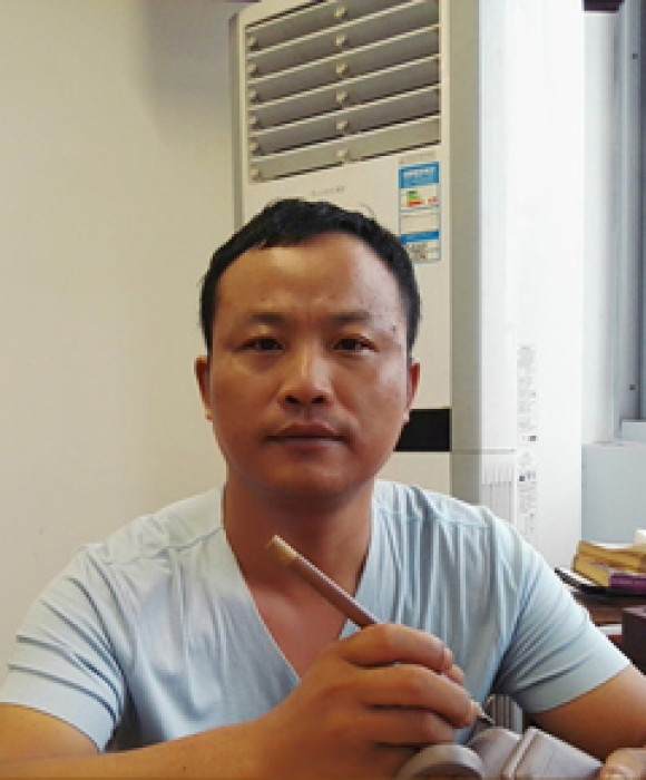 紫砂艺人陈宏林，正高级工艺美术师