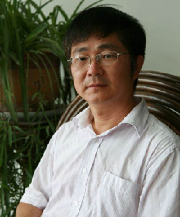 紫砂艺人陈富强，高级工艺美术师
