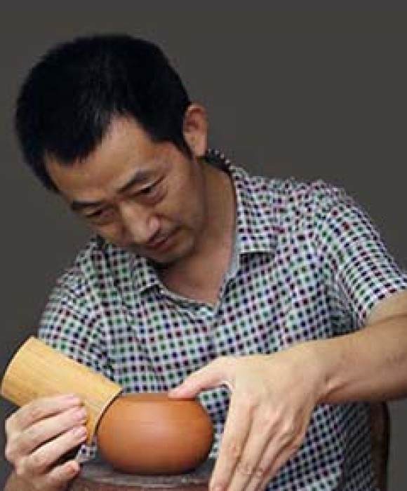 紫砂艺人陈小明，高级工艺美术师