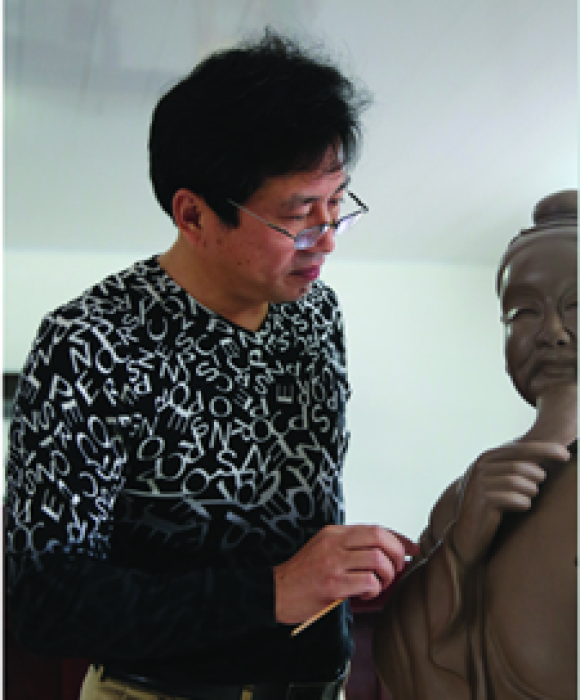 紫砂艺人陈志雄，高级工艺美术师