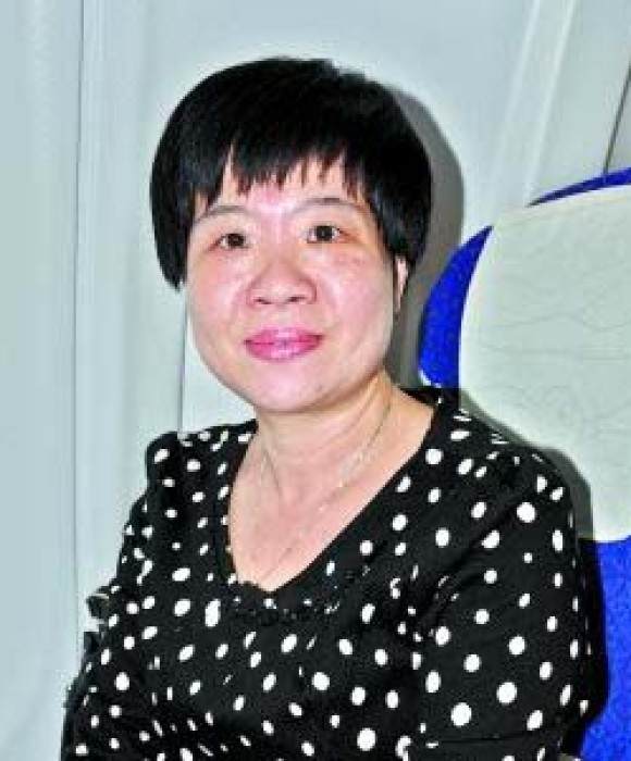 紫砂艺人陈文娟，工艺美术员
