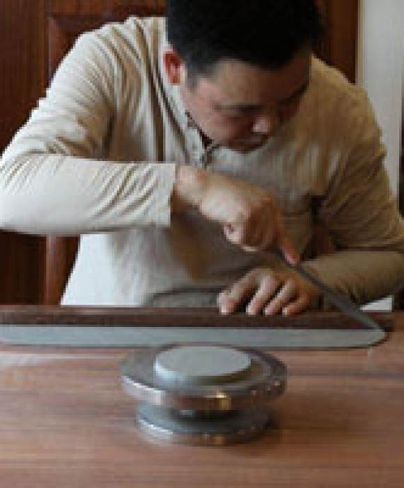 紫砂艺人陈新明，助理工艺美术师