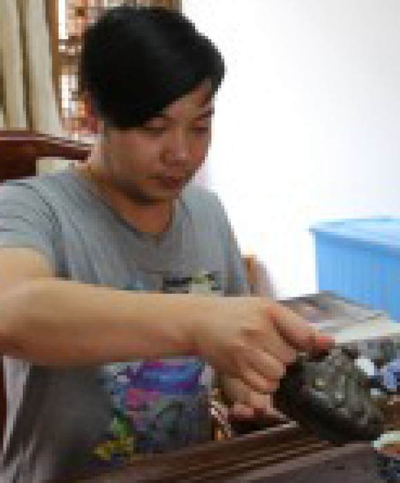 紫砂艺人陈晨，助理工艺美术师