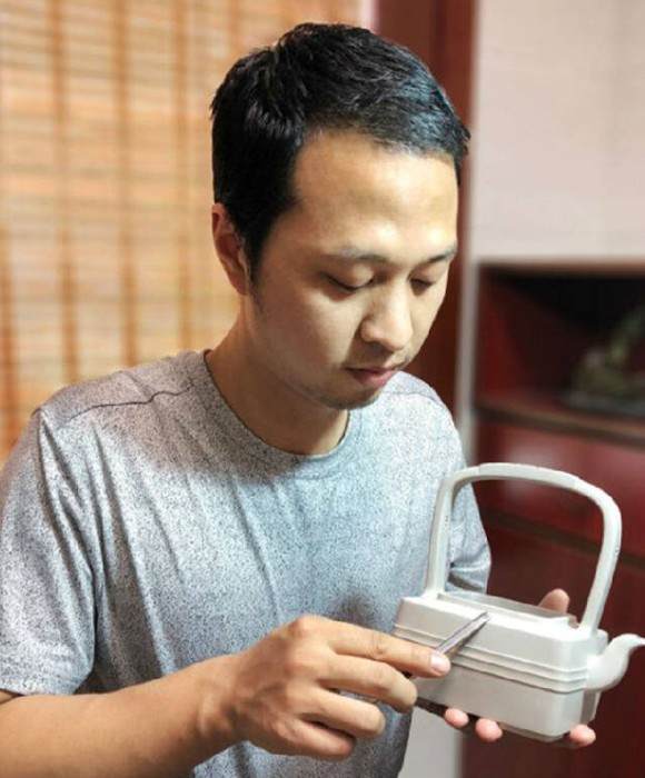 紫砂艺人陈江，工艺美术师