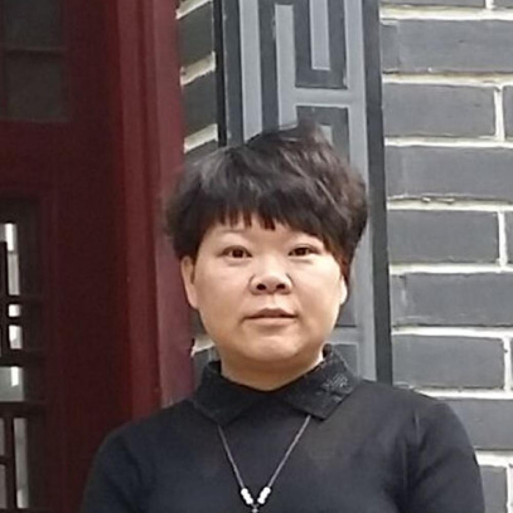 紫砂艺人陈洪华，高级工艺美术师