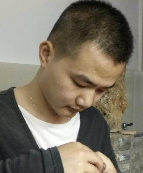 紫砂艺人陈牧，助理工艺美术师