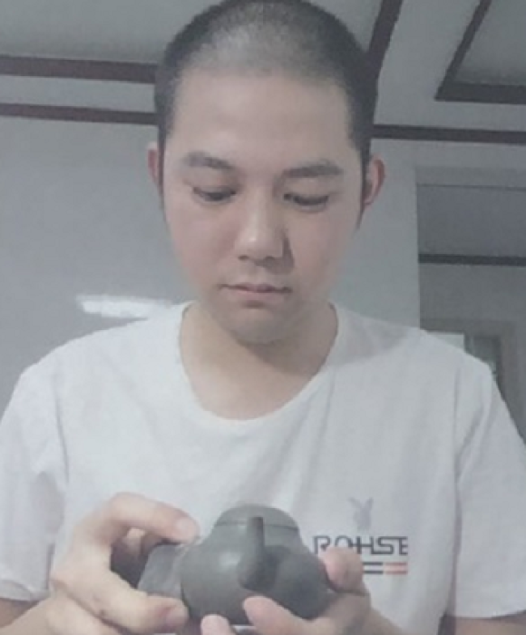 紫砂艺人陈瑞誉，助理工艺美术师