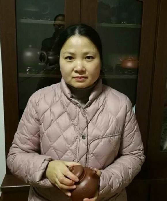 紫砂艺人陈秀芳，助理工艺美术师