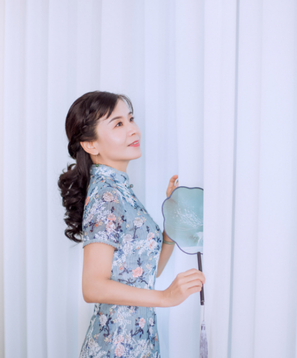 紫砂艺人陈美艳，正高级工艺美术师