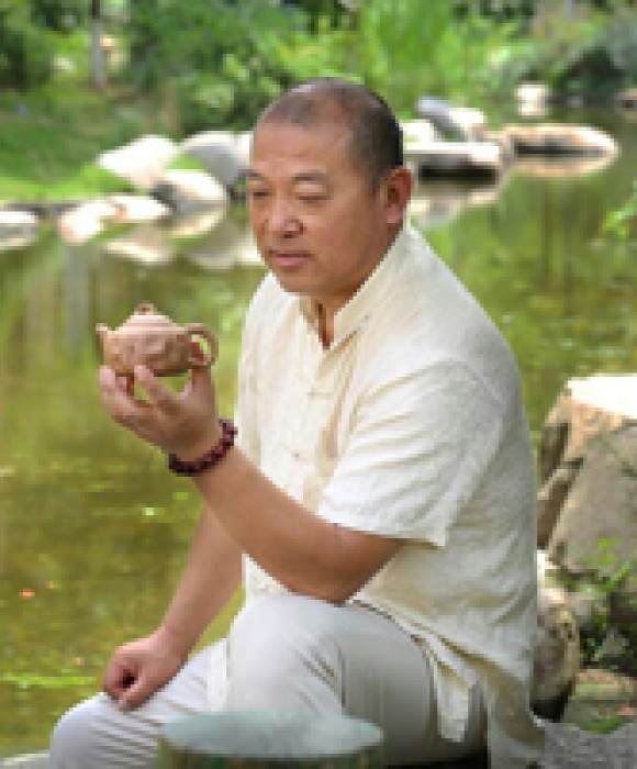 紫砂艺人陶仁军，高级工艺美术师