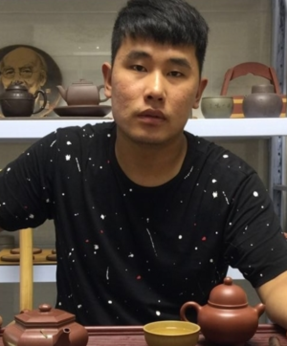 紫砂艺人雷前伟，民间实力派
