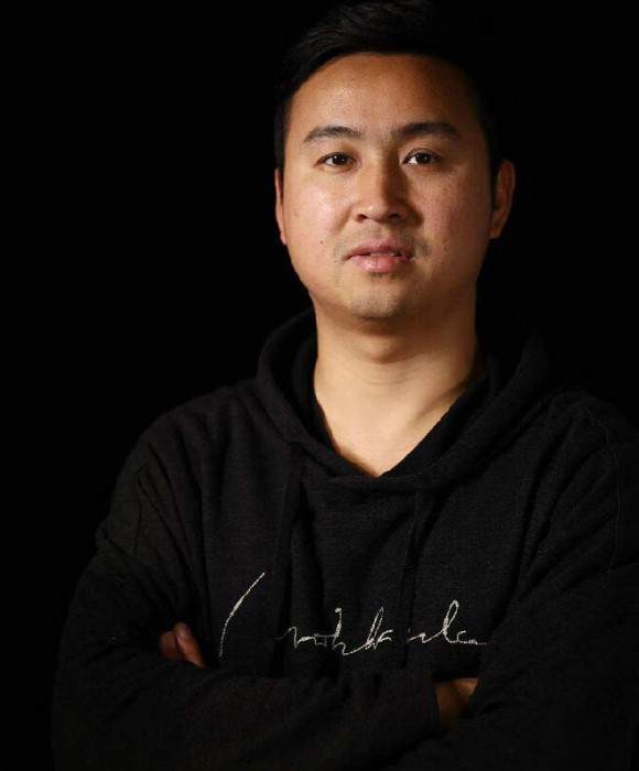紫砂艺人雷罡，助理工艺美术师
