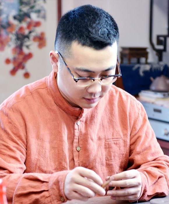 紫砂艺人韦佳豪，助理工艺美术师