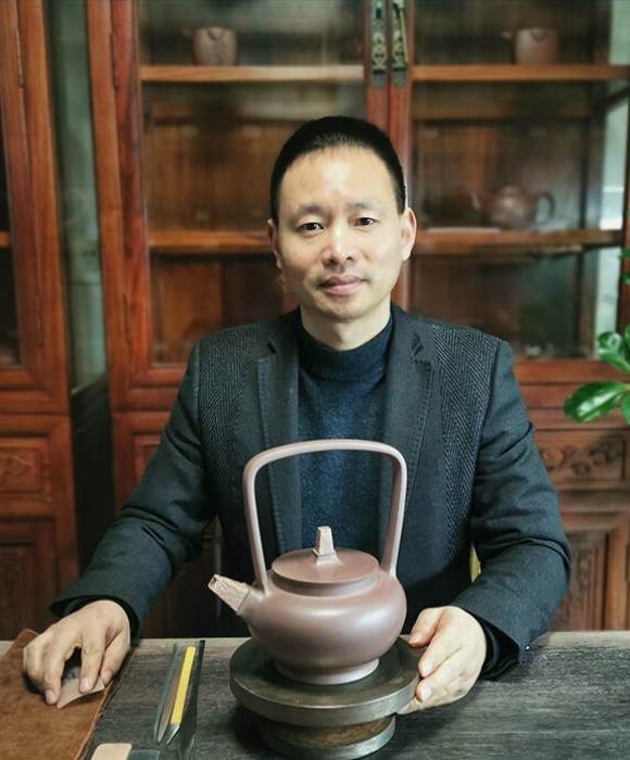 紫砂艺人韩伟，助理工艺美术师