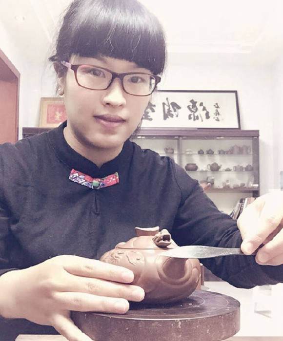 紫砂艺人顾丹宁，助理工艺美术师