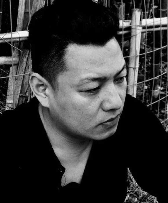 紫砂艺人顾俊杰，工艺美术师