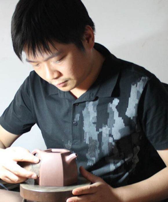 紫砂艺人顾冰瑜，工艺美术师