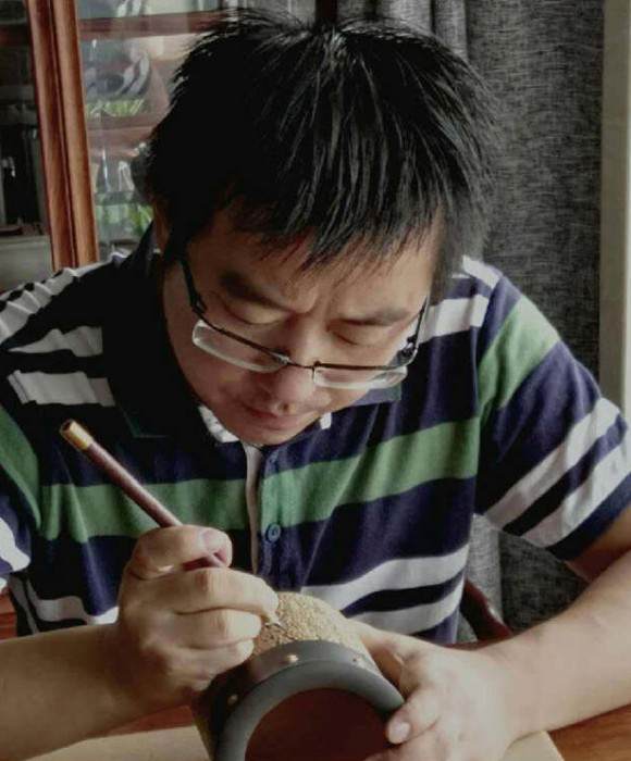 紫砂艺人顾峥嵘，高级工艺美术师
