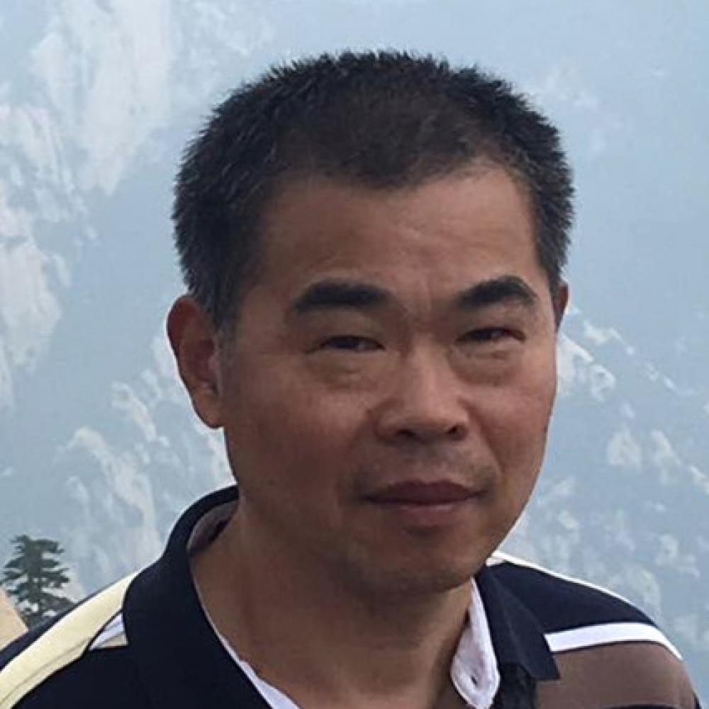 紫砂艺人顾建军，工艺美术师