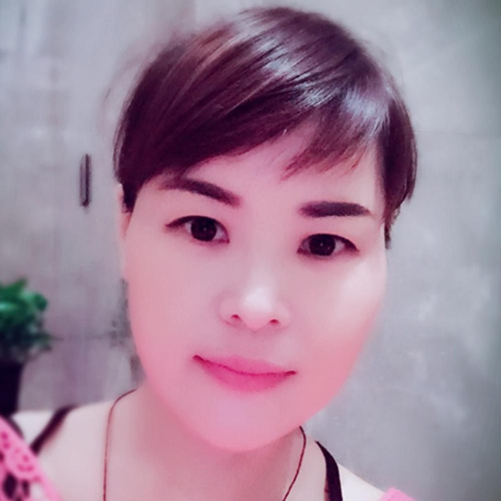 紫砂艺人顾建芬，高级工艺美术师