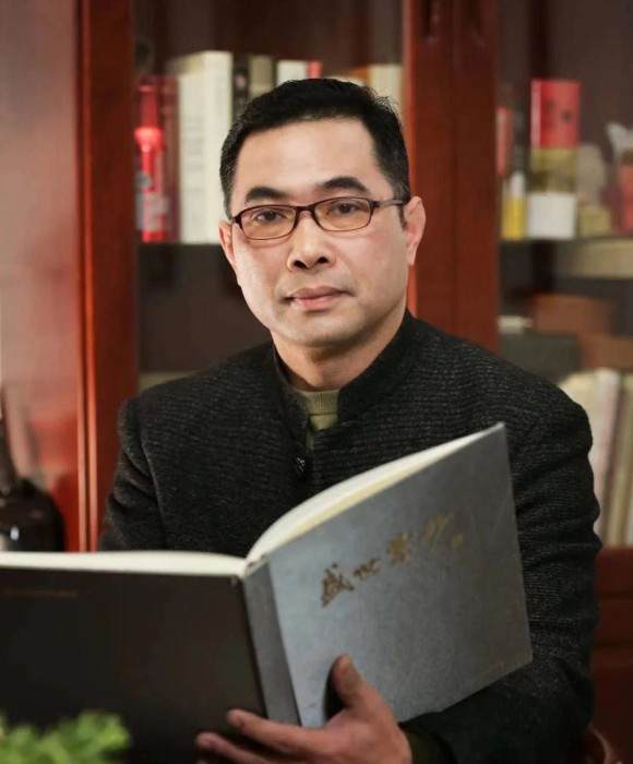 紫砂艺人顾涛平，高级工艺美术师