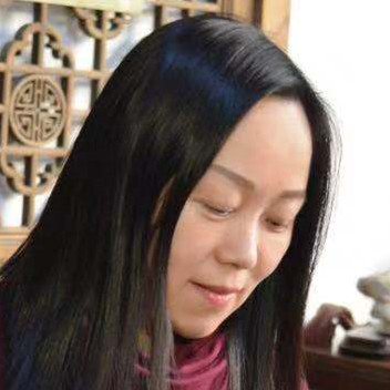紫砂艺人顾虹霞，高级工艺美术师