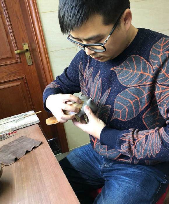 紫砂艺人顾超，工艺美术师