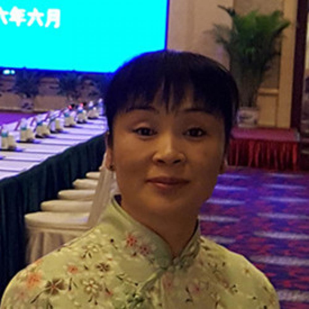 紫砂艺人马国芳，工艺美术师