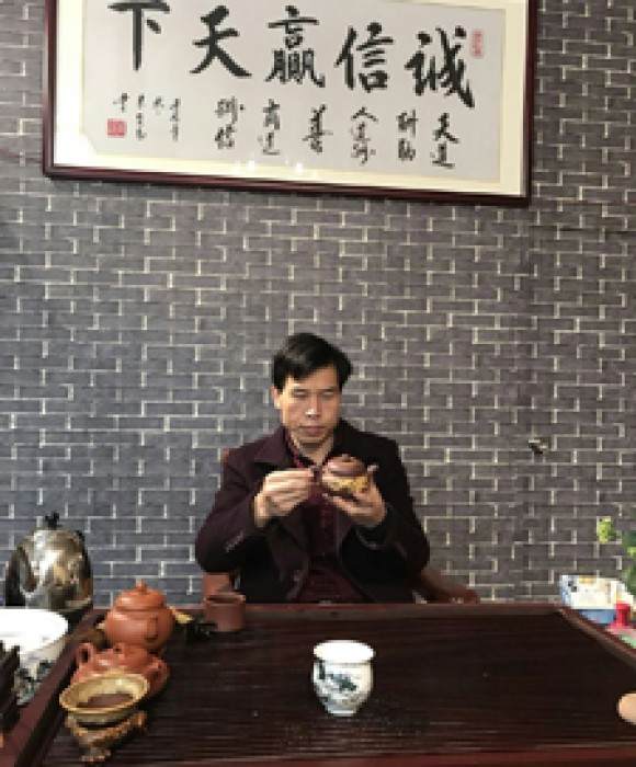 紫砂艺人马小平，助理工艺美术师